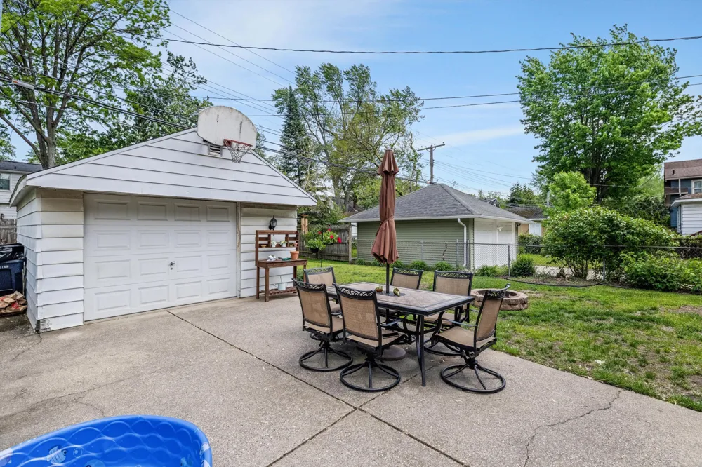 1023 Longfellow Avenue Royal Oak, MI 48067
