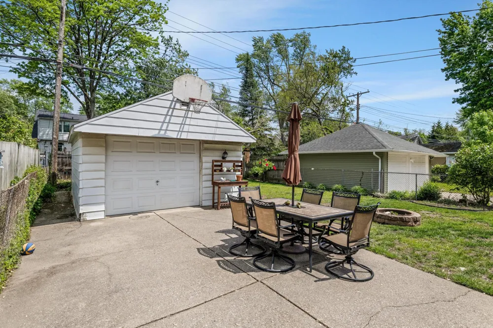 1023 Longfellow Avenue Royal Oak, MI 48067