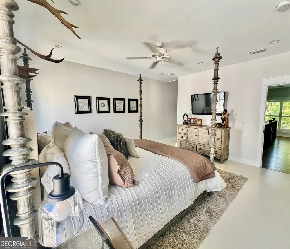 1040 Demere RD St. Simons, GA 31522