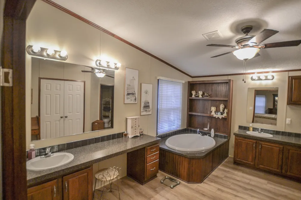 7821 Cr-3409 Chandler, TX 75758