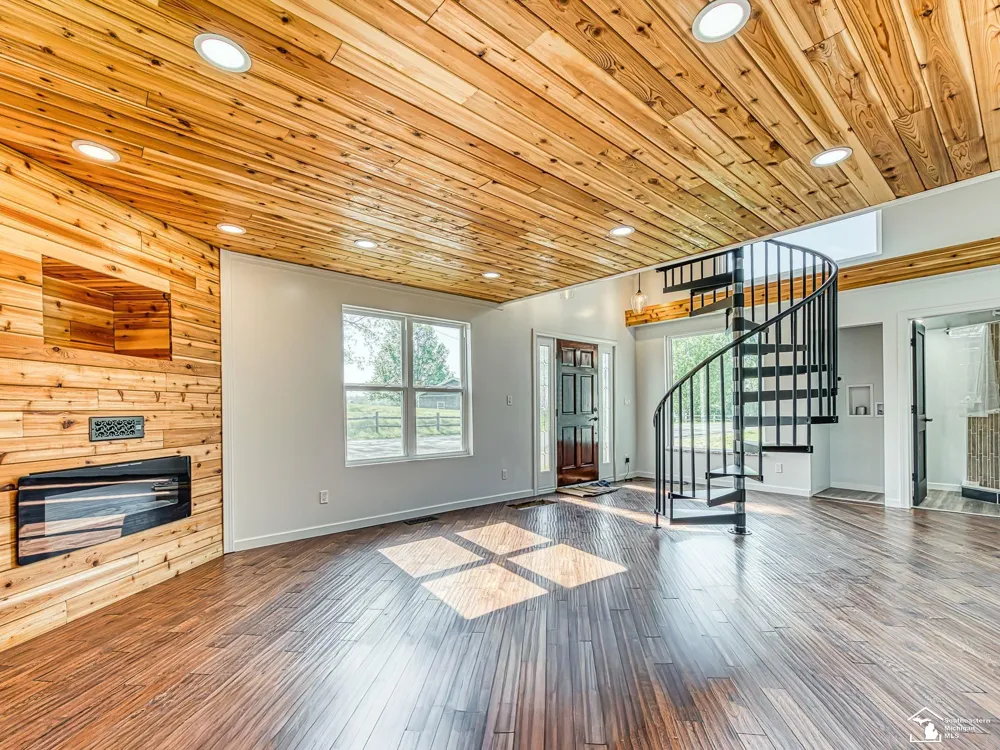6621 Devils Lake Highway Woodstock Township, MI 49253