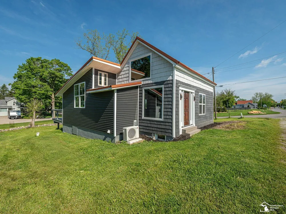 6621 Devils Lake Highway Woodstock Township, MI 49253