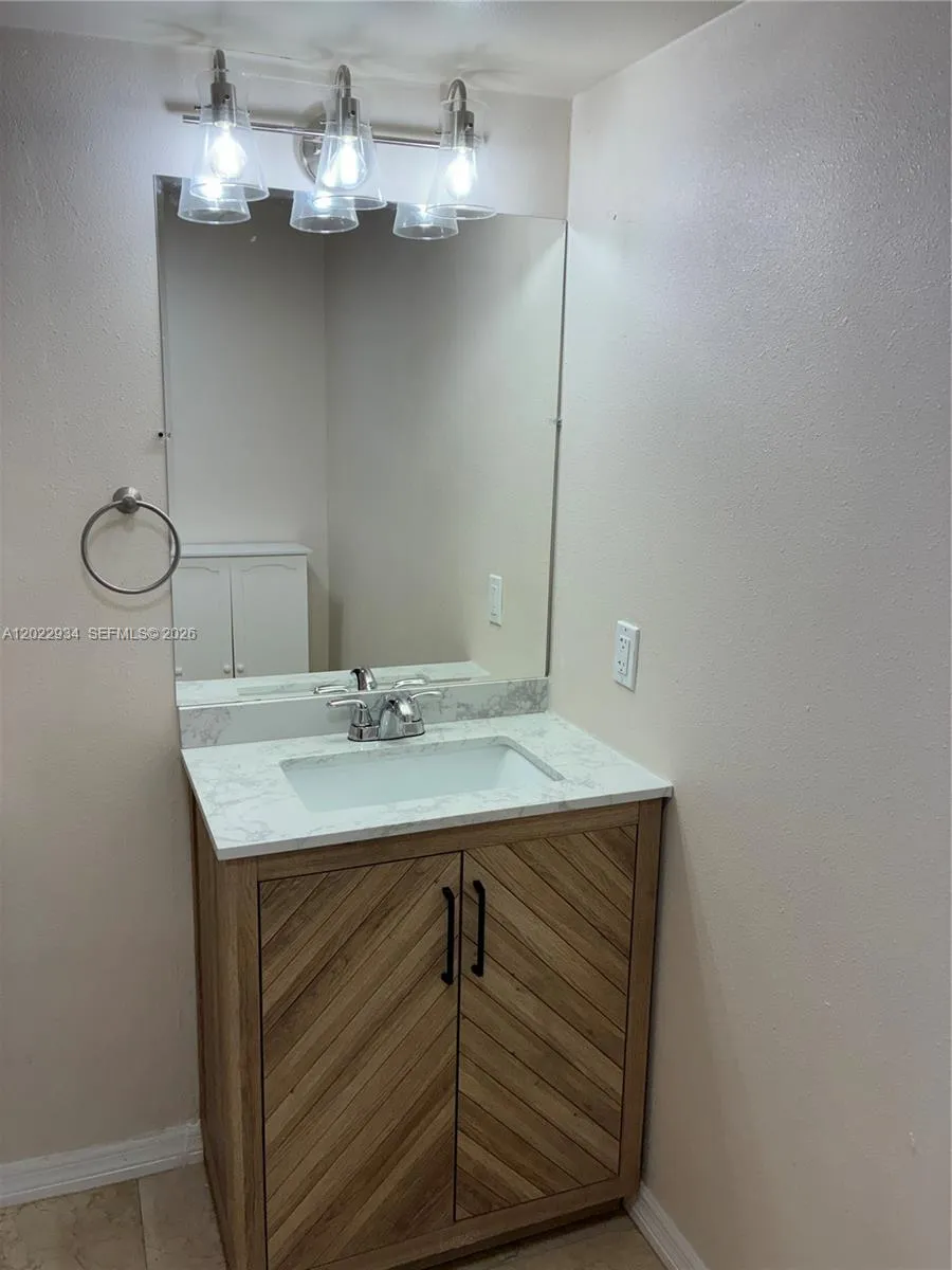 117 NE 5TH ST NE #113 Winter Haven, FL 33881