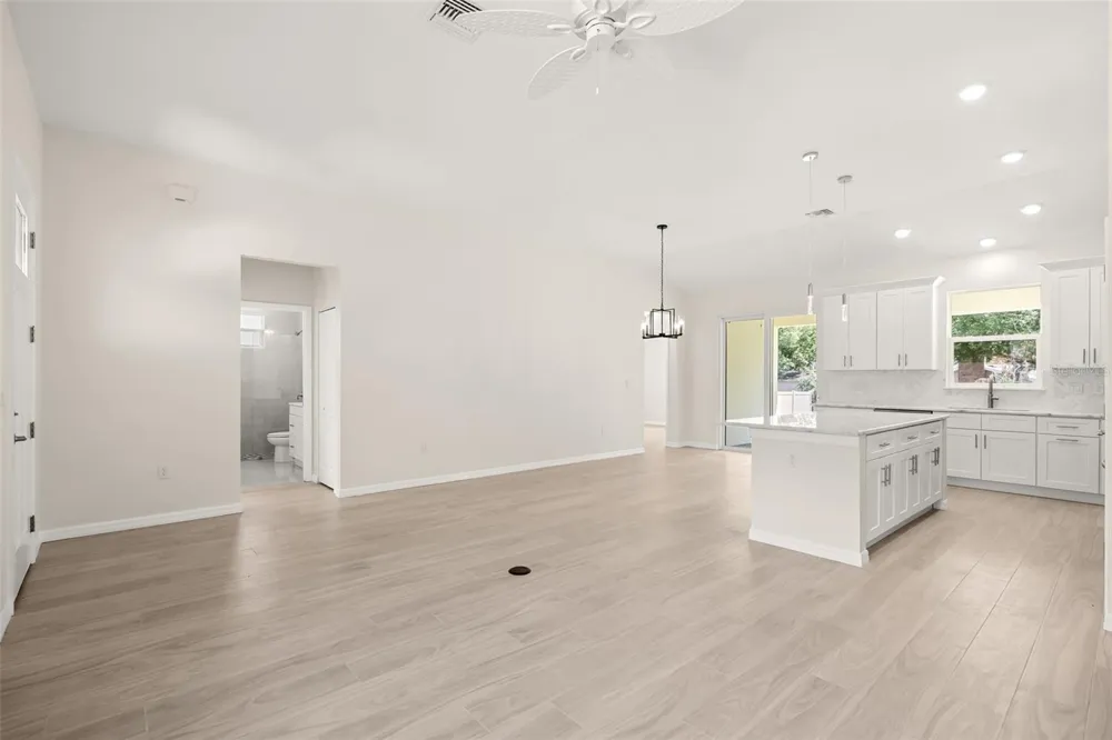 247 DEBARY DR Debary, FL 32713