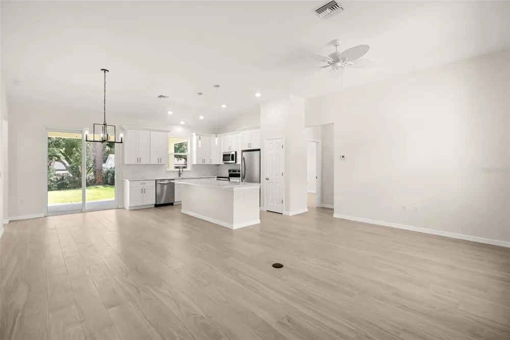 247 DEBARY DR Debary, FL 32713