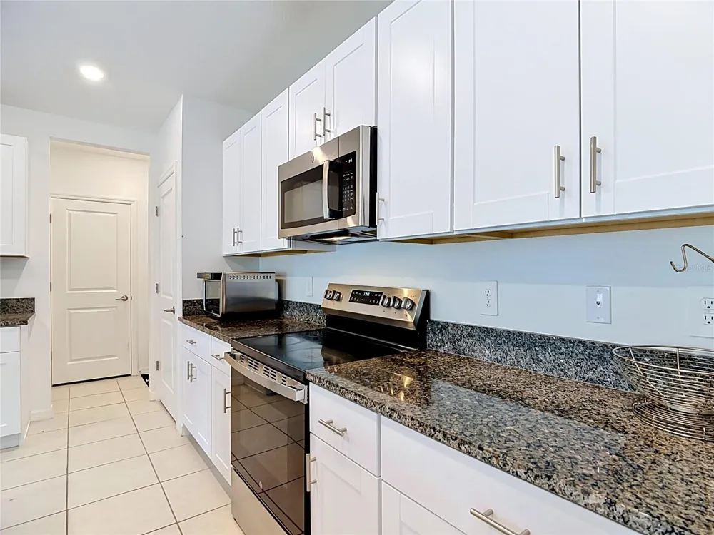 1633 RED LOOP Lakeland, FL 33801
