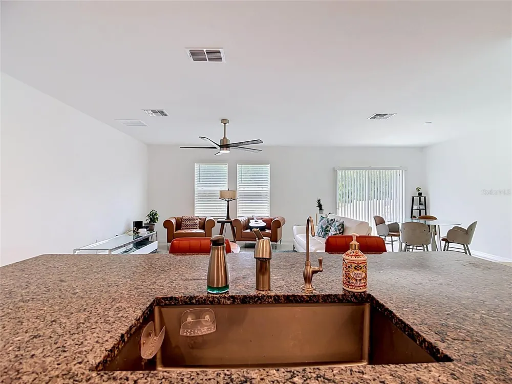 1633 RED LOOP Lakeland, FL 33801