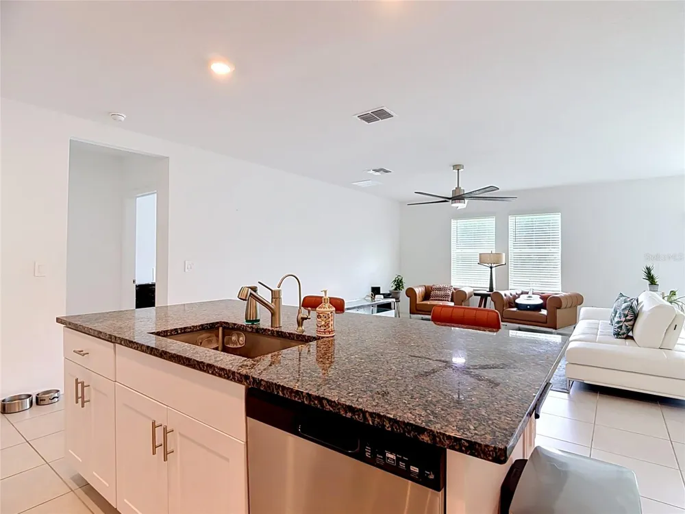 1633 RED LOOP Lakeland, FL 33801