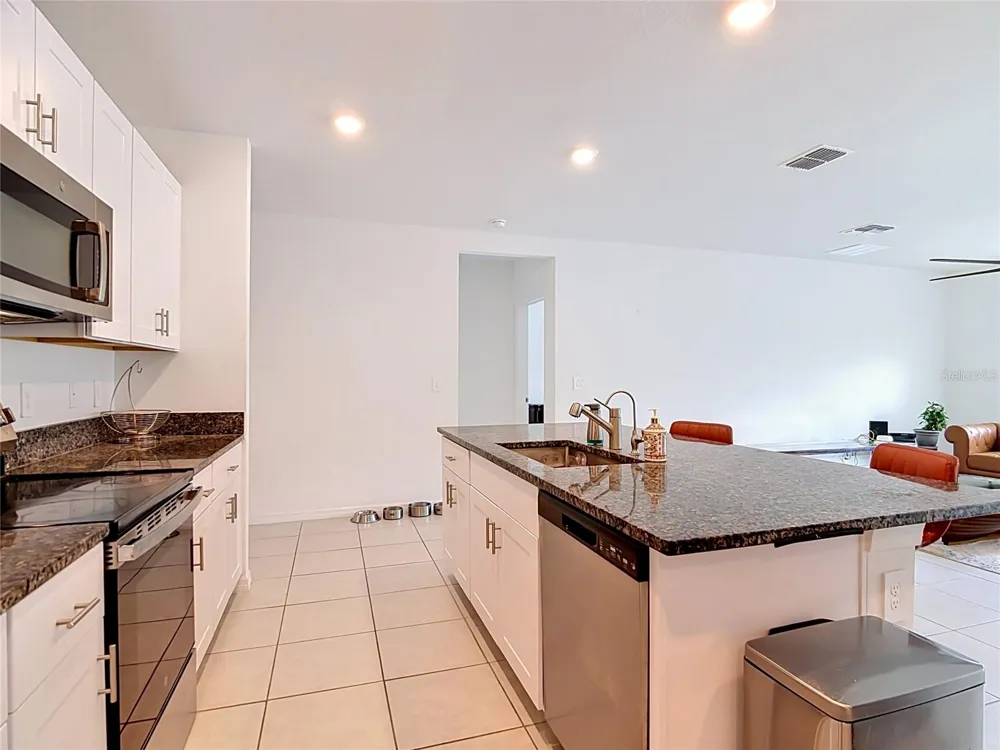 1633 RED LOOP Lakeland, FL 33801