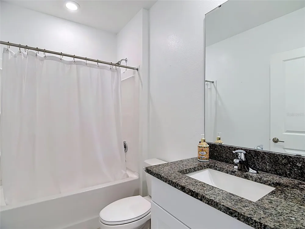 1633 RED LOOP Lakeland, FL 33801