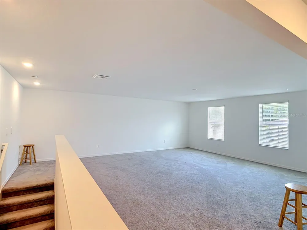 1633 RED LOOP Lakeland, FL 33801