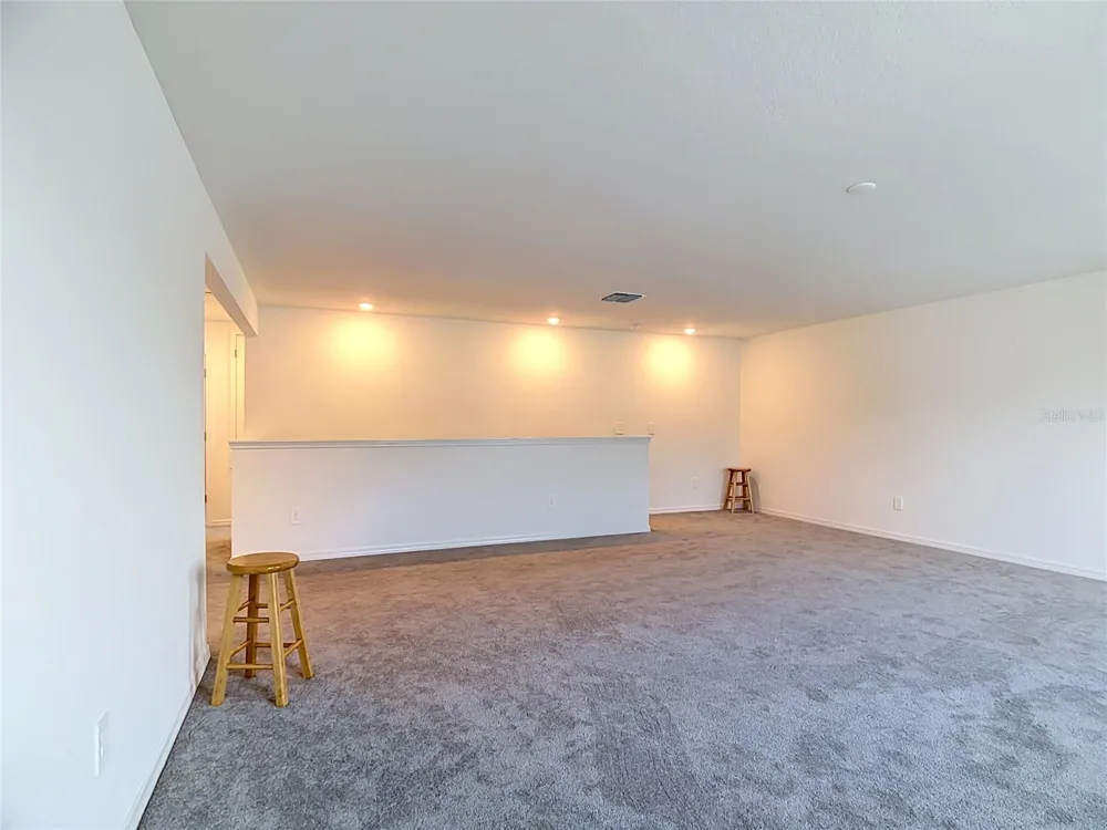 1633 RED LOOP Lakeland, FL 33801