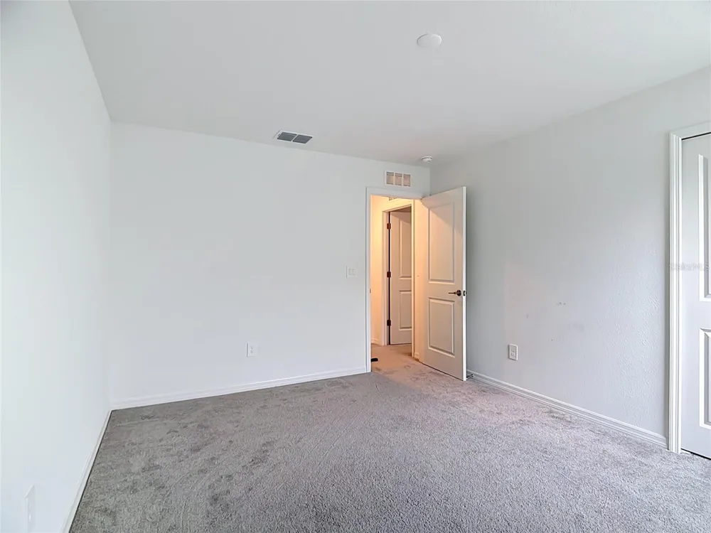1633 RED LOOP Lakeland, FL 33801