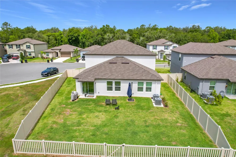 1633 RED LOOP Lakeland, FL 33801