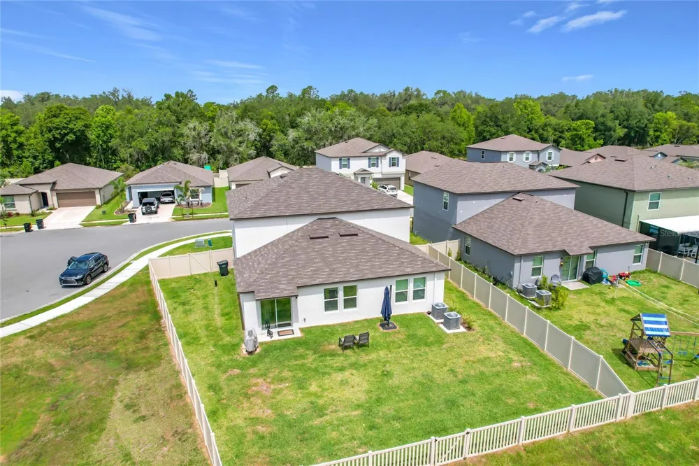 1633 RED LOOP Lakeland, FL 33801