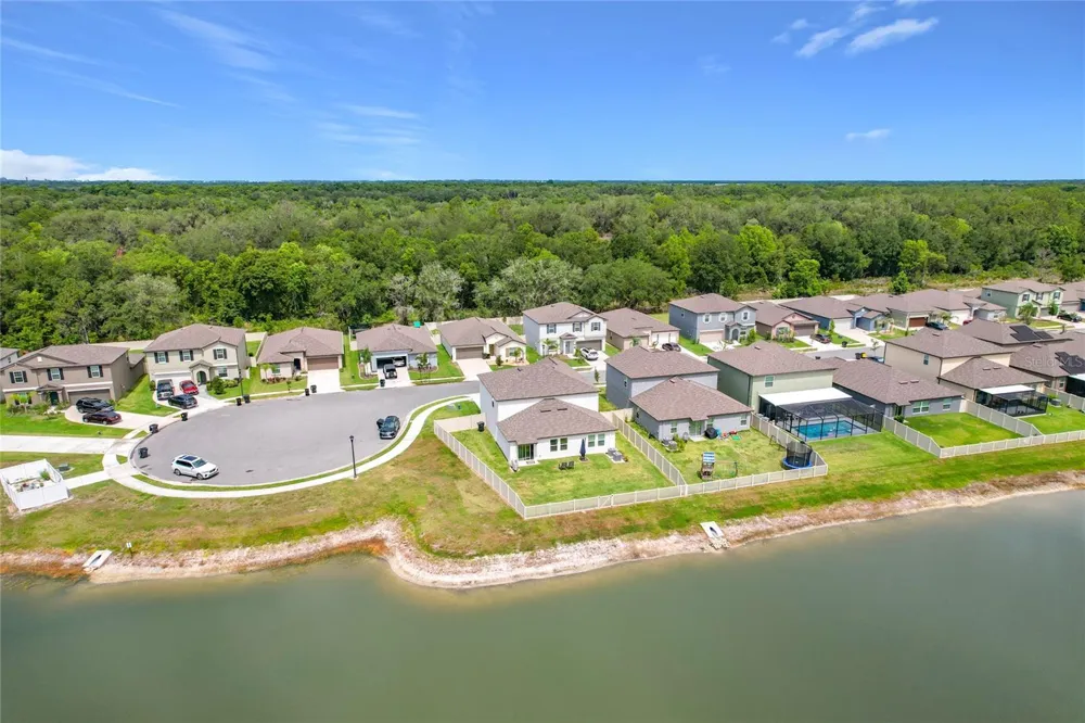 1633 RED LOOP Lakeland, FL 33801