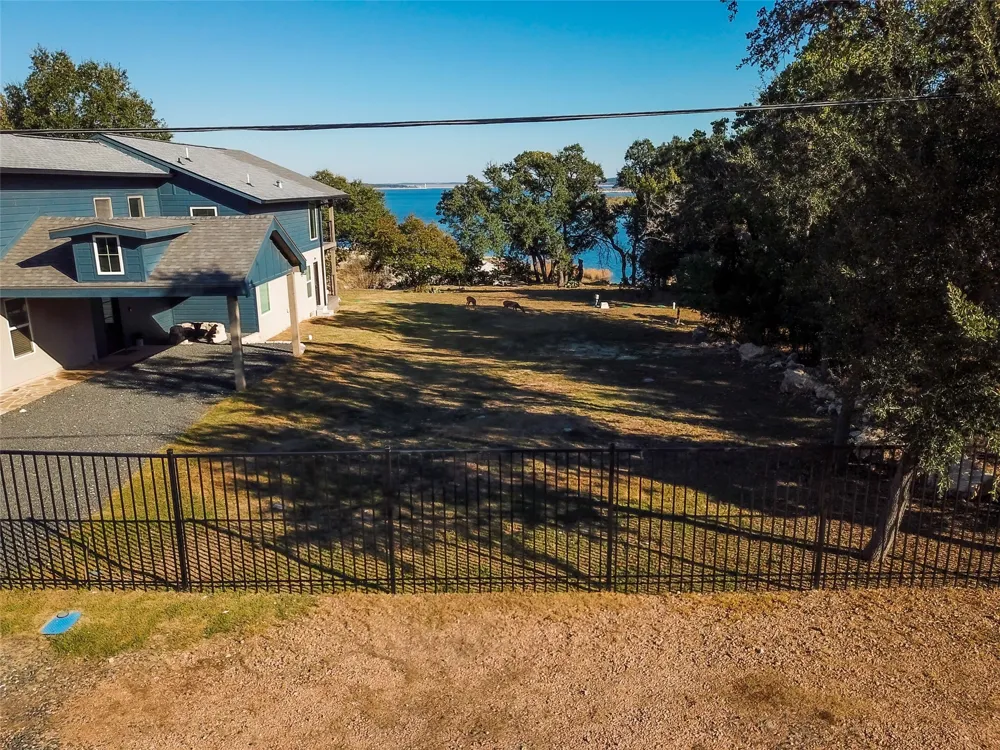 864 Lakebreeze Drive Canyon Lake, TX 78133