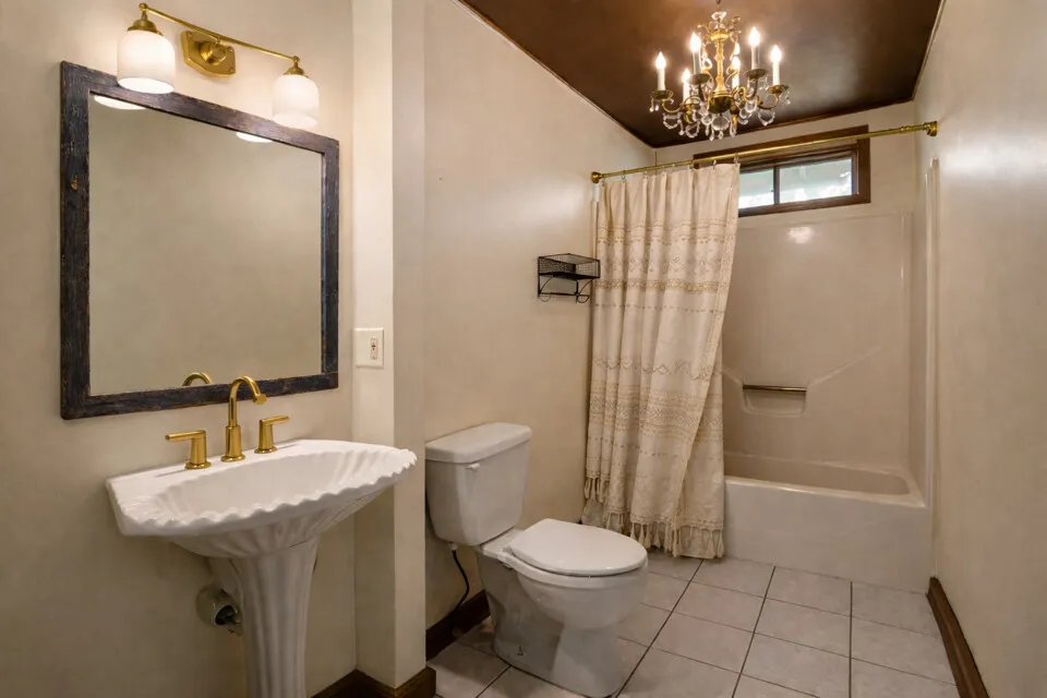 435 Spangenberg Road Blanco, TX 78623