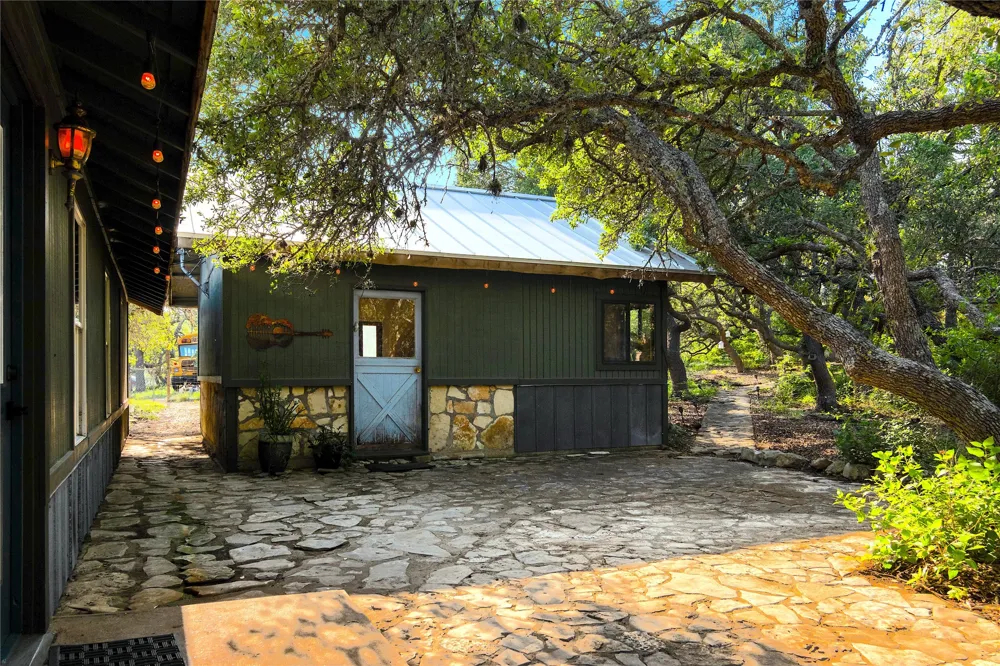 435 Spangenberg Road Blanco, TX 78623