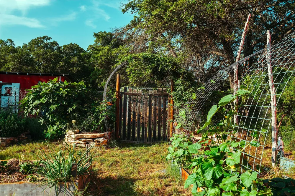 435 Spangenberg Road Blanco, TX 78623