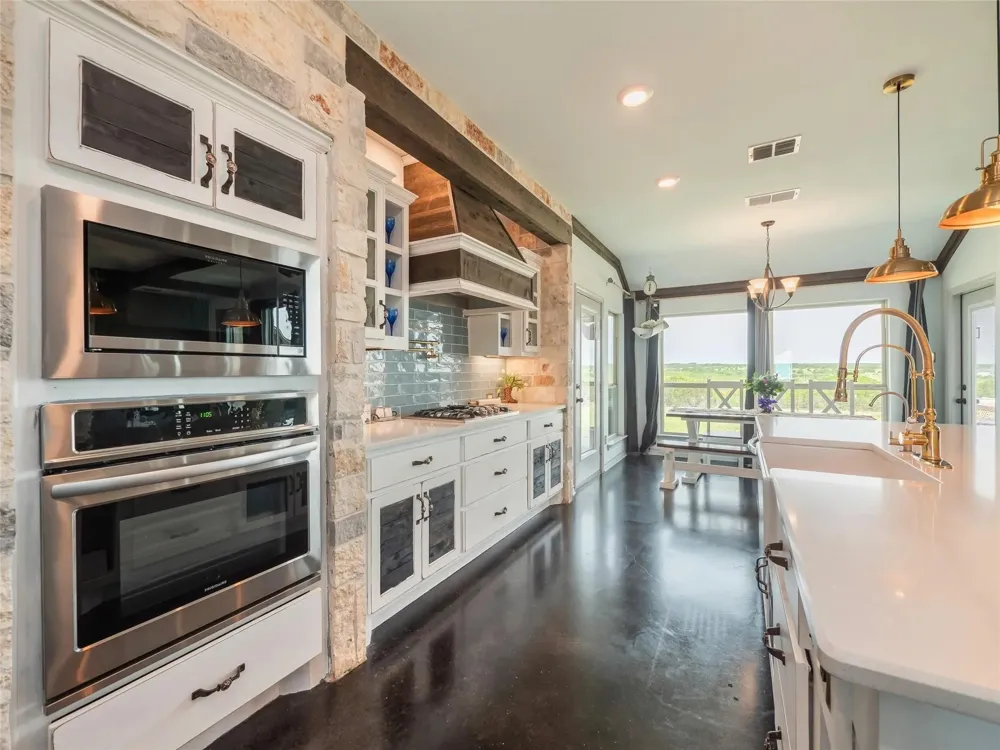5840 County Road 202 Lampasas, TX 76550