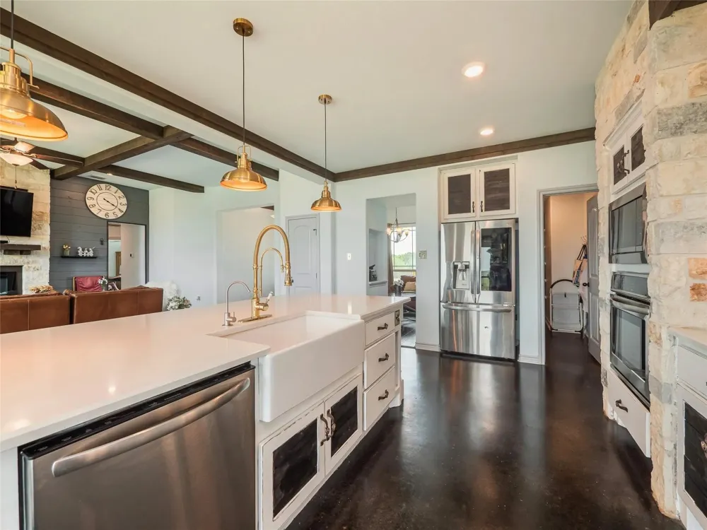 5840 County Road 202 Lampasas, TX 76550