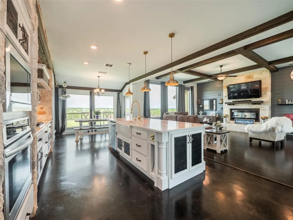 5840 County Road 202 Lampasas, TX 76550