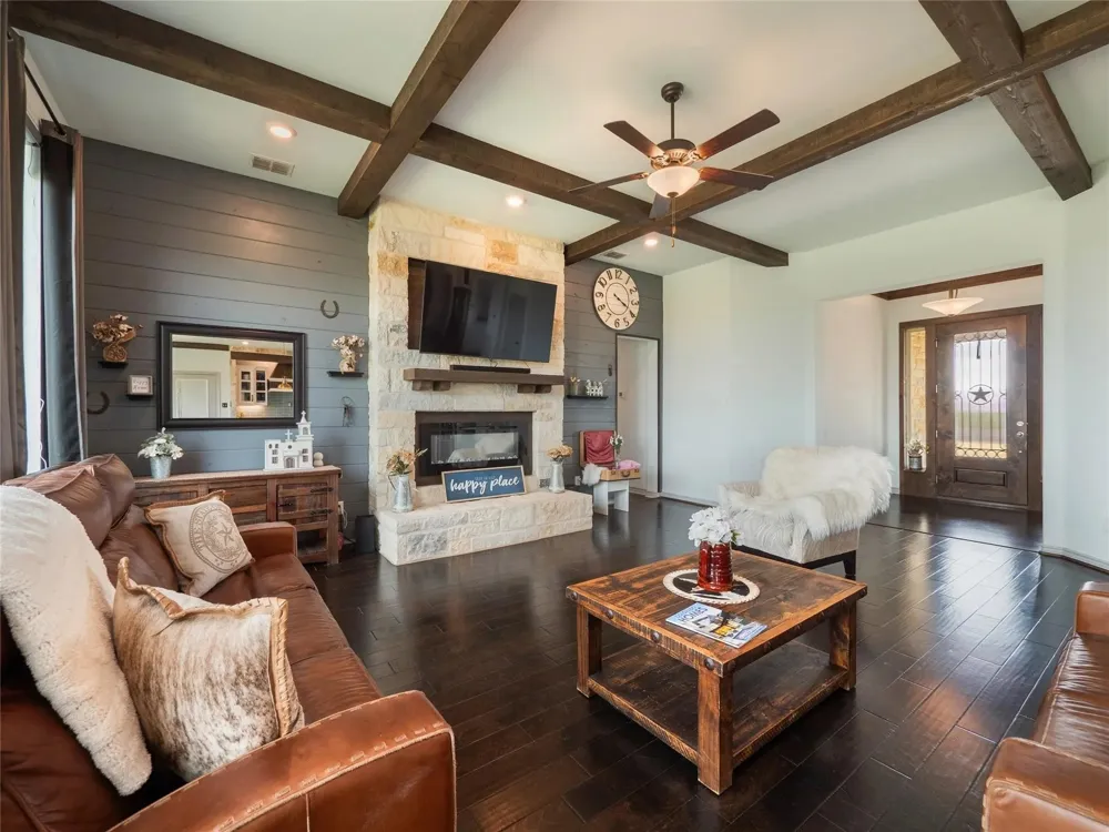 5840 County Road 202 Lampasas, TX 76550