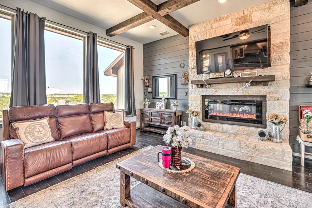 5840 County Road 202 Lampasas, TX 76550