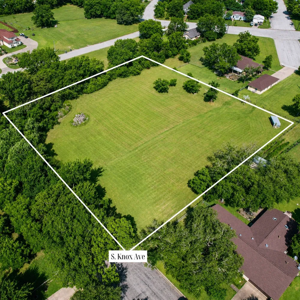 S Knox Avenue Giddings, TX 78942