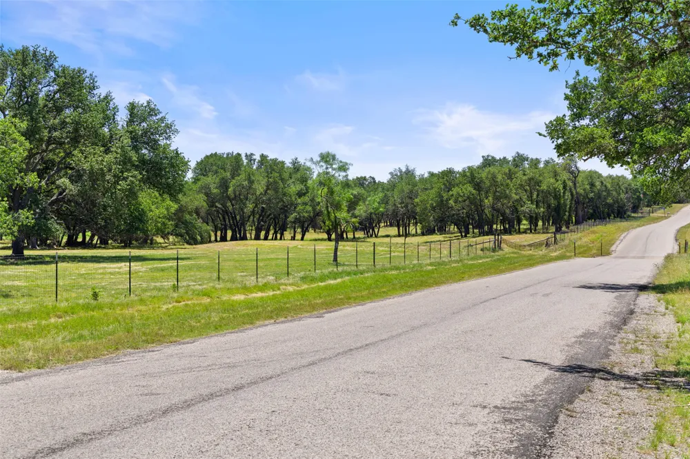 937 Flat Creek Road Johnson City, TX 78636