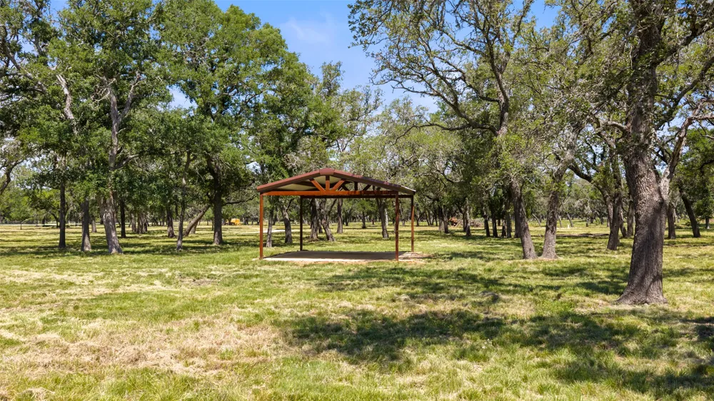 937 Flat Creek Road Johnson City, TX 78636