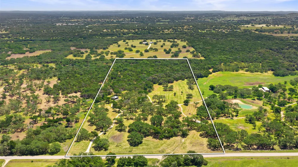 937 Flat Creek Road Johnson City, TX 78636