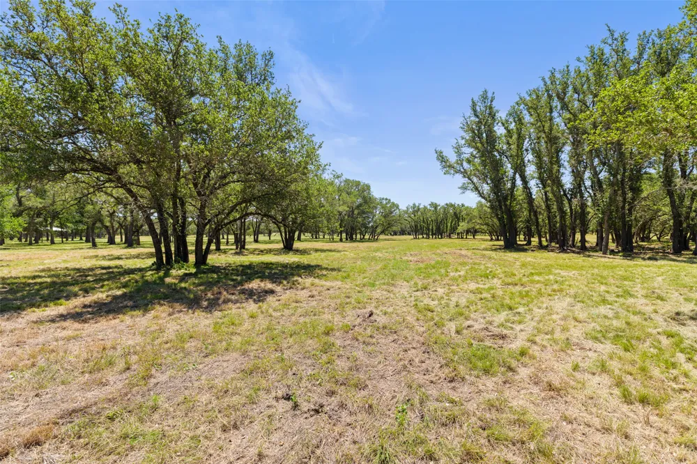 937 Flat Creek Road Johnson City, TX 78636