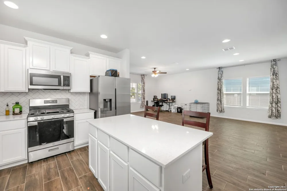 1121 Esplanade Parkway San Marcos, TX 78666