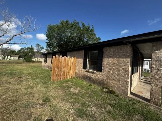 122 Rosa Street Edna, TX 77957