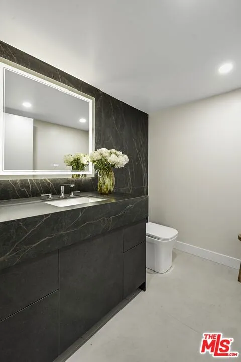 333 Palm Drive #310 Beverly Hills, CA 90210