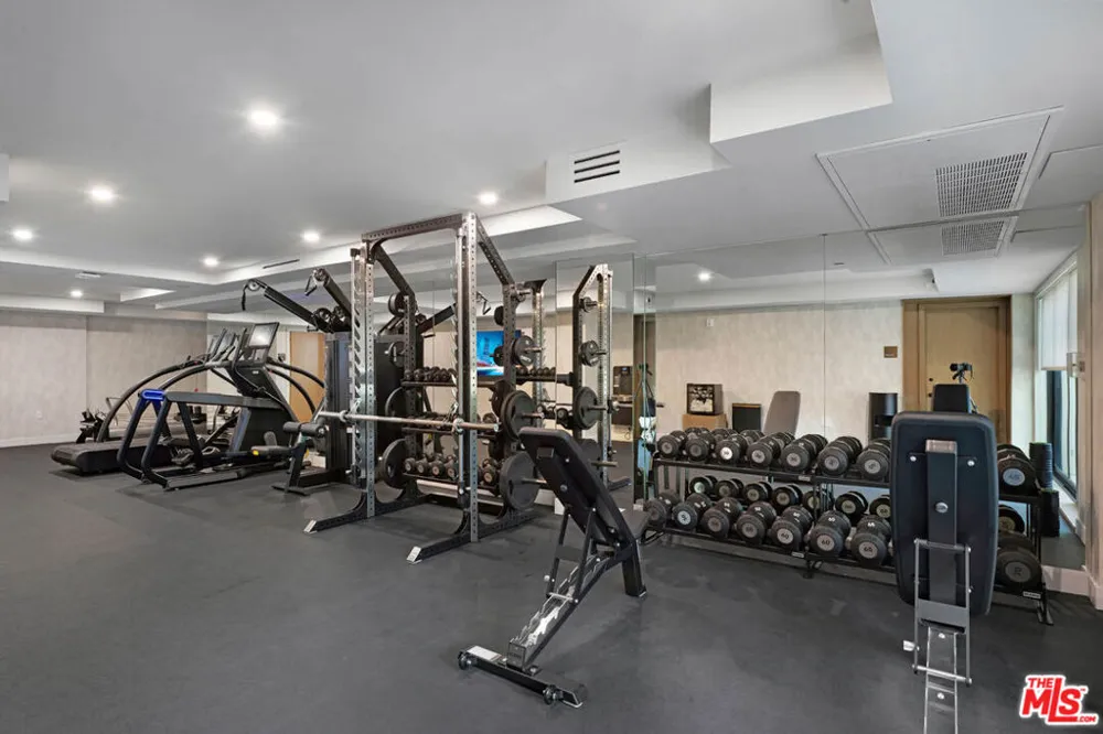 333 Palm Drive #303 Beverly Hills, CA 90210