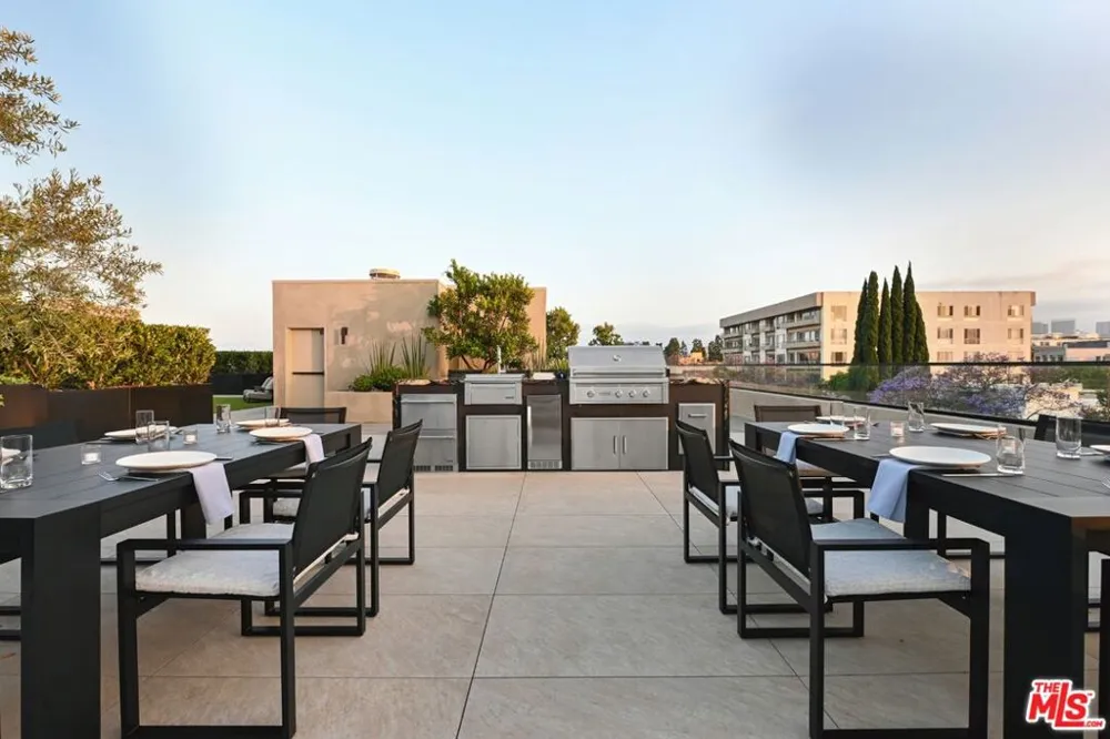 333 Palm Drive #303 Beverly Hills, CA 90210