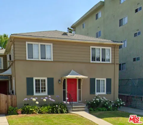 11928 Magnolia Boulevard