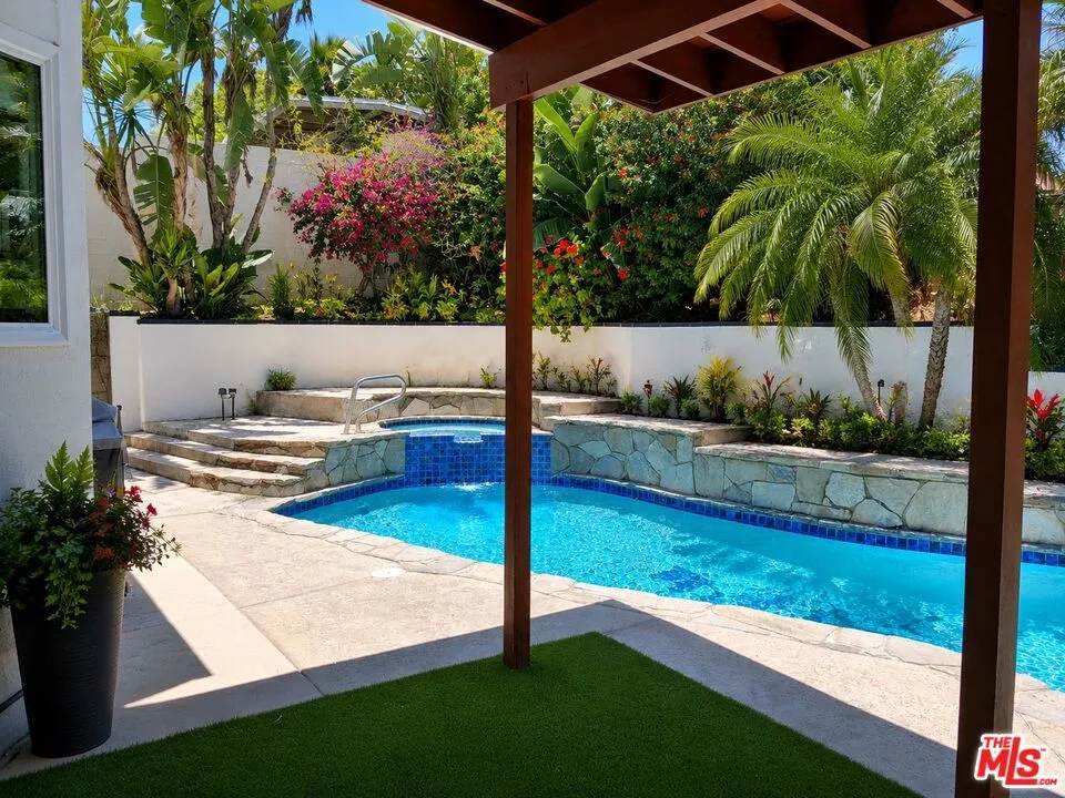 5456 Marjan Avenue Los Angeles, CA 90056