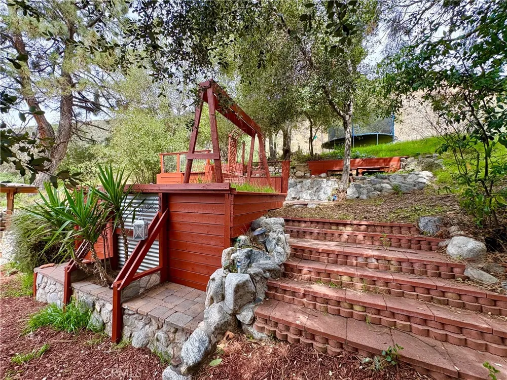 36750 Hilltop Mentone, CA 92359