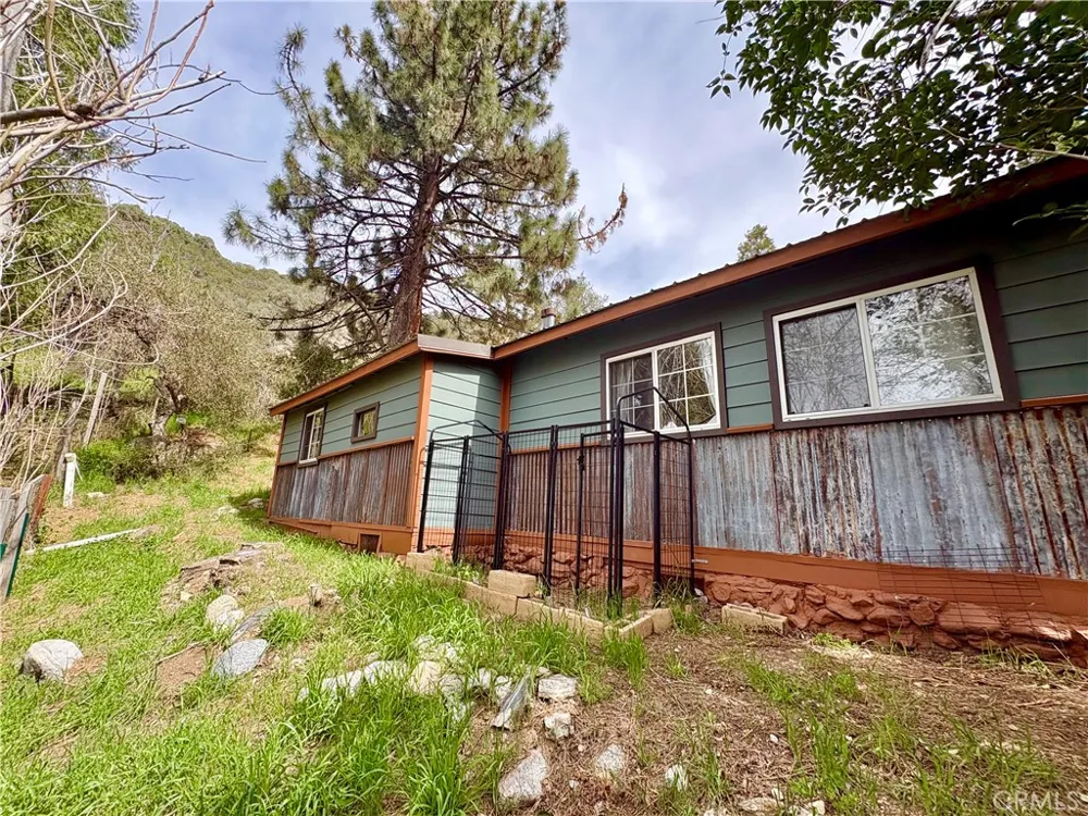 36750 Hilltop Mentone, CA 92359