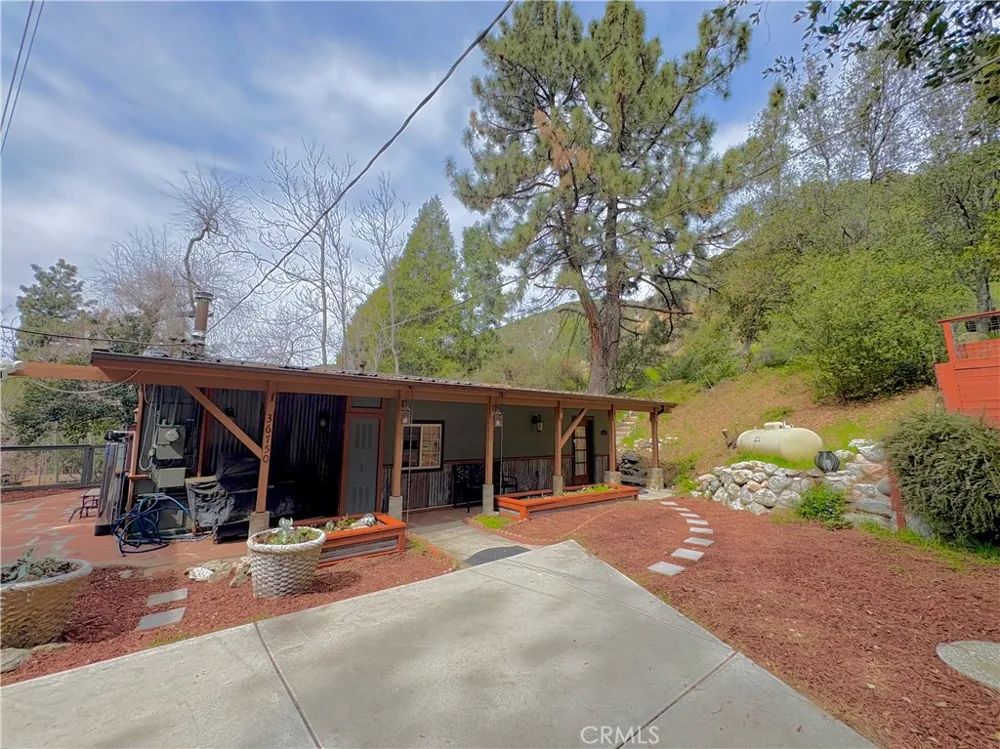 36750 Hilltop Mentone, CA 92359
