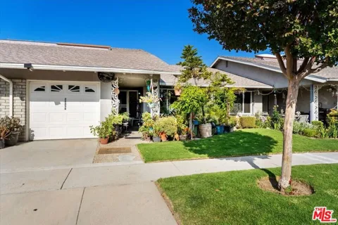 26856 Avenue Of The Oaks