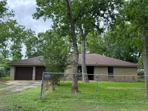 1609 Forrest Drive
