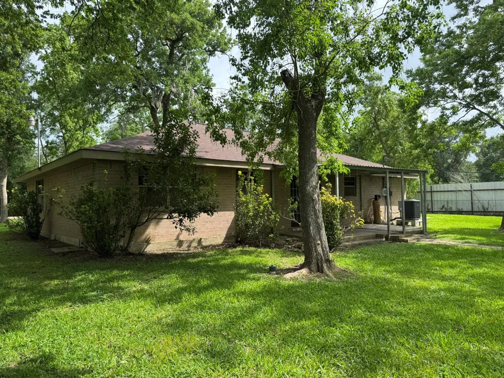 1609 Forrest Drive Wharton, TX 77488