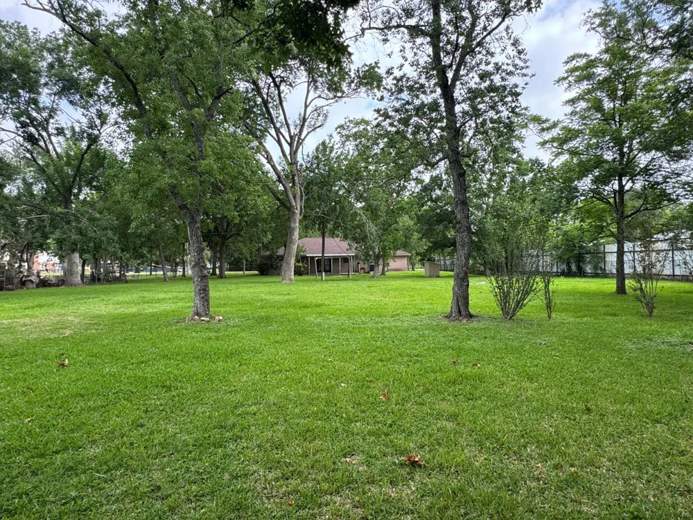 1609 Forrest Drive Wharton, TX 77488