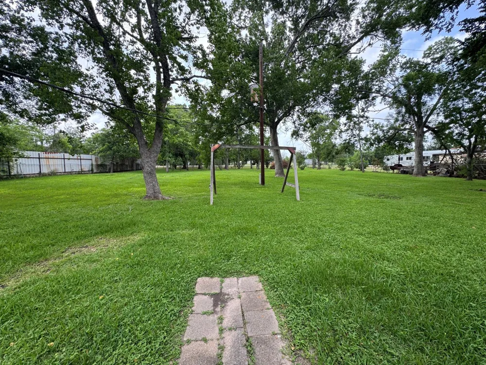1609 Forrest Drive Wharton, TX 77488