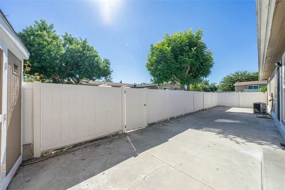 25792 Via Lomas #77 Laguna Hills, CA 92653